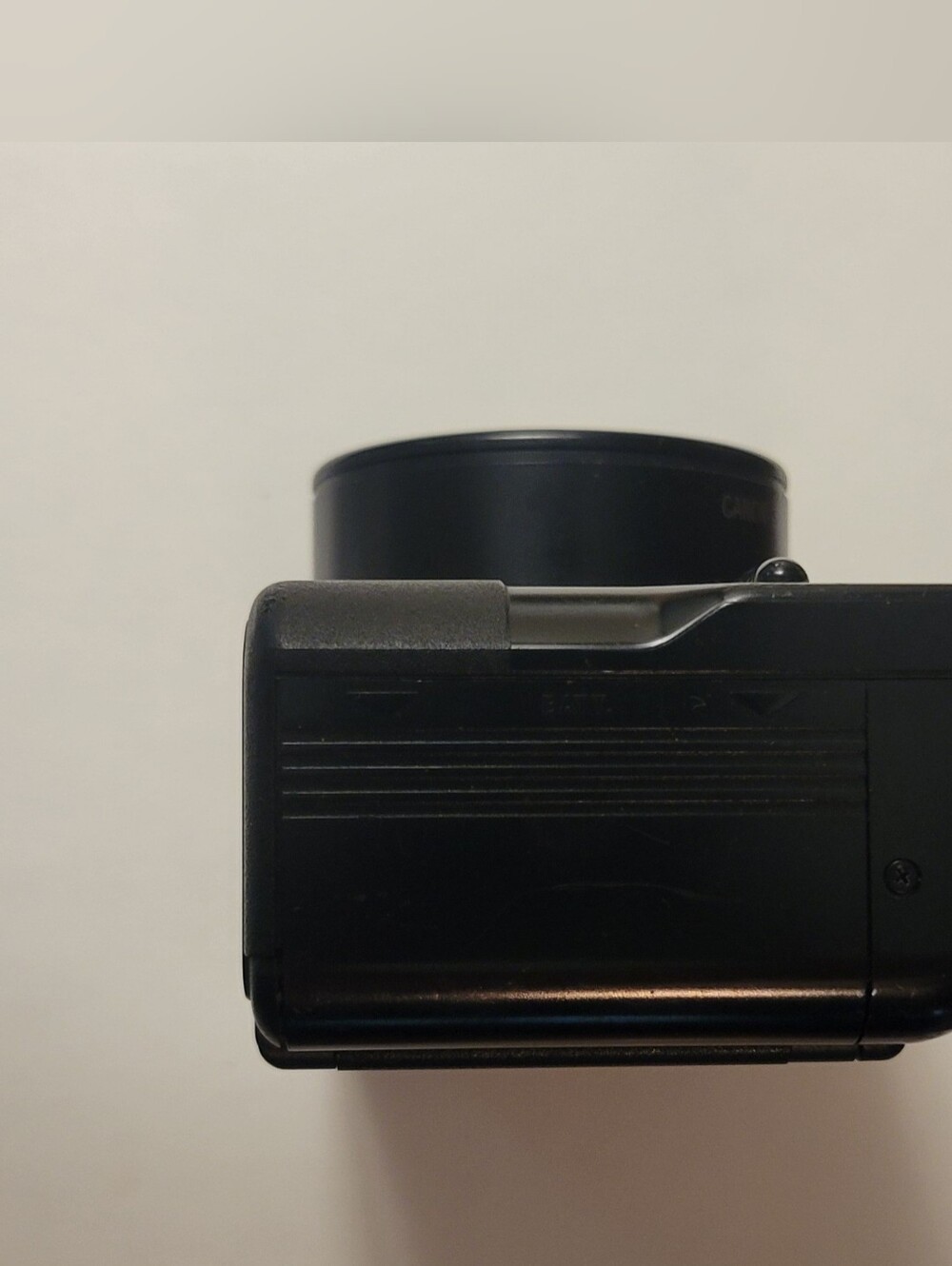 Canon MegaZoom 105 Black Point-and-Shoot Film Camera with Red Accent - Picture 3 of 5